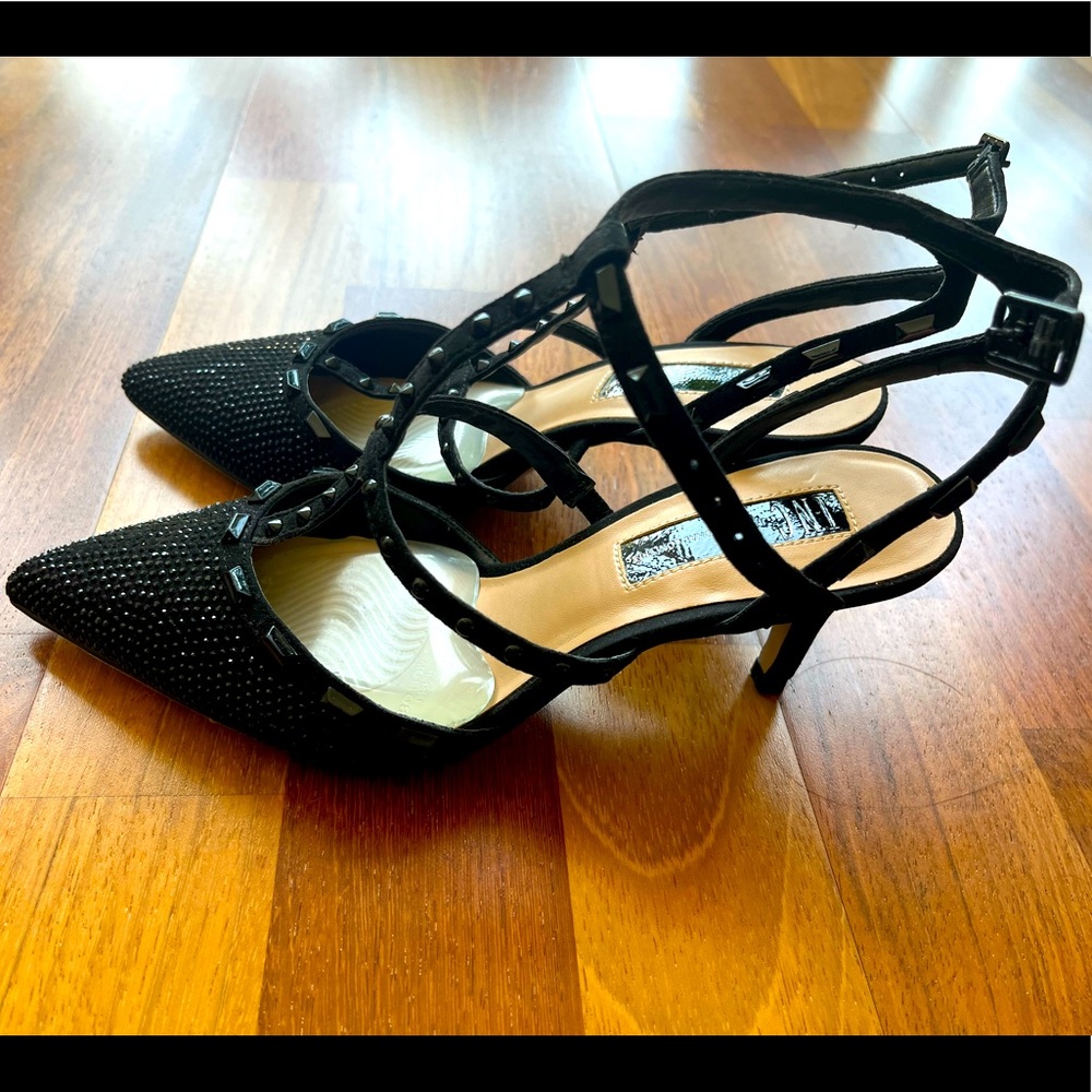 INC International Concepts Carma2 Black Studded Pumps Pointed Toe Size 5.5M